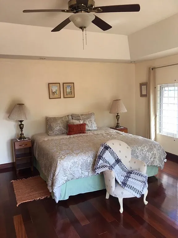 Agapantha Cottage Mandeville Bed & Breakfast